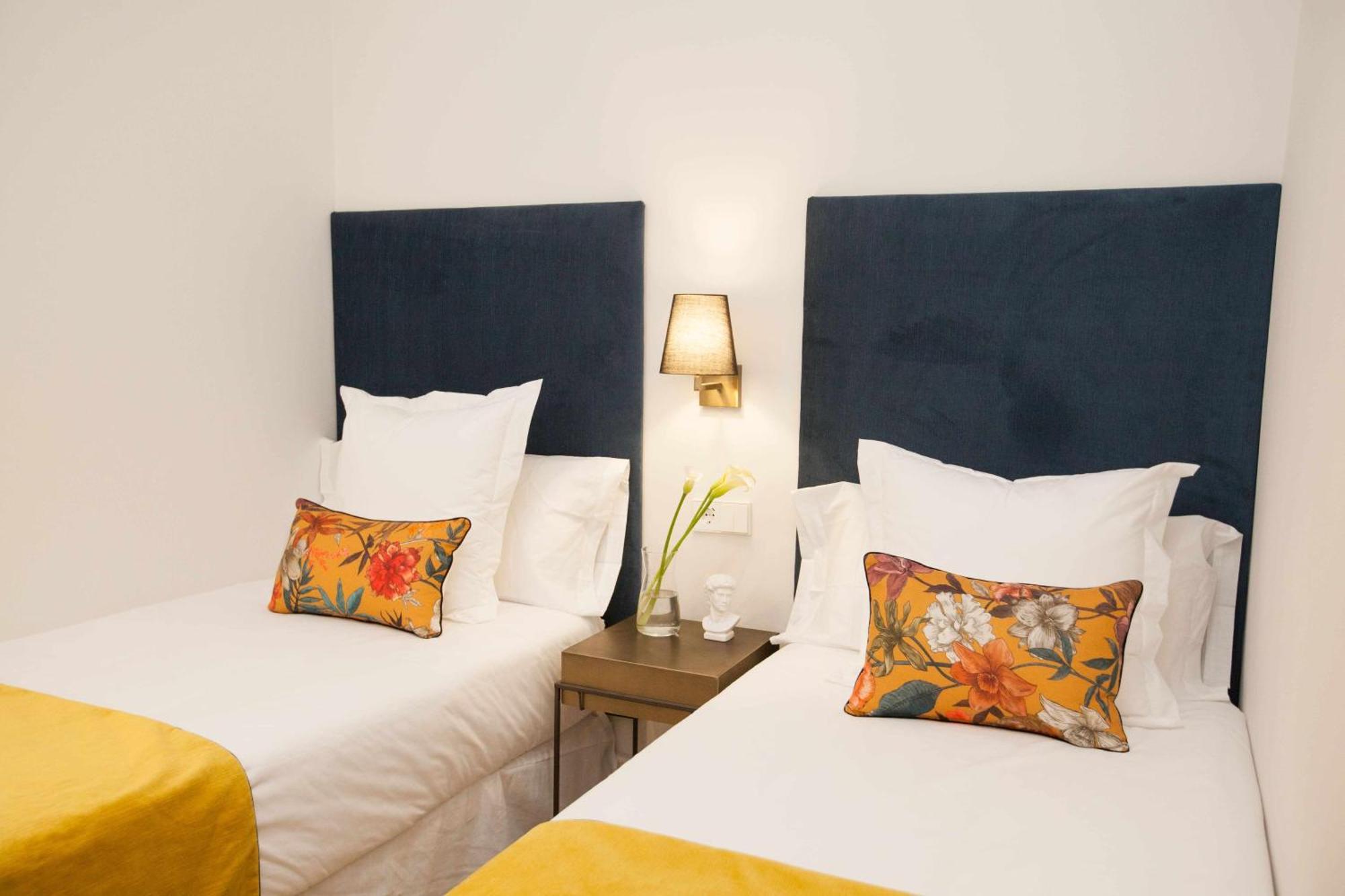 Isg Apartments Cedaceros 12 Sevilla Buitenkant foto
